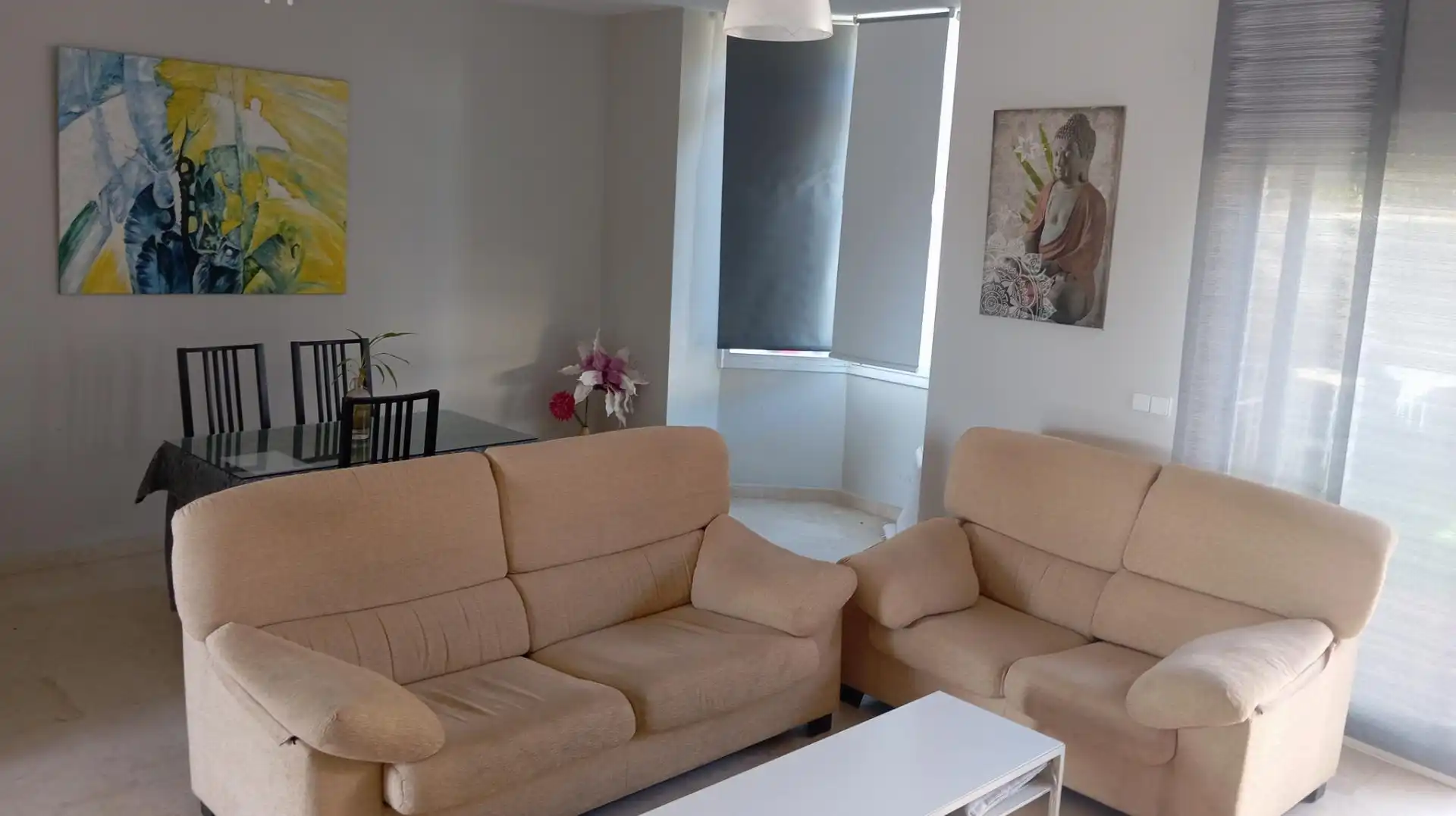 Sala d'estar de Casa adosada en venda en Estepona amb Jardí privat, Terrassa i Traster