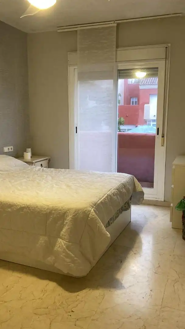 Dormitori de Casa adosada en venda en Estepona amb Jardí privat, Terrassa i Traster