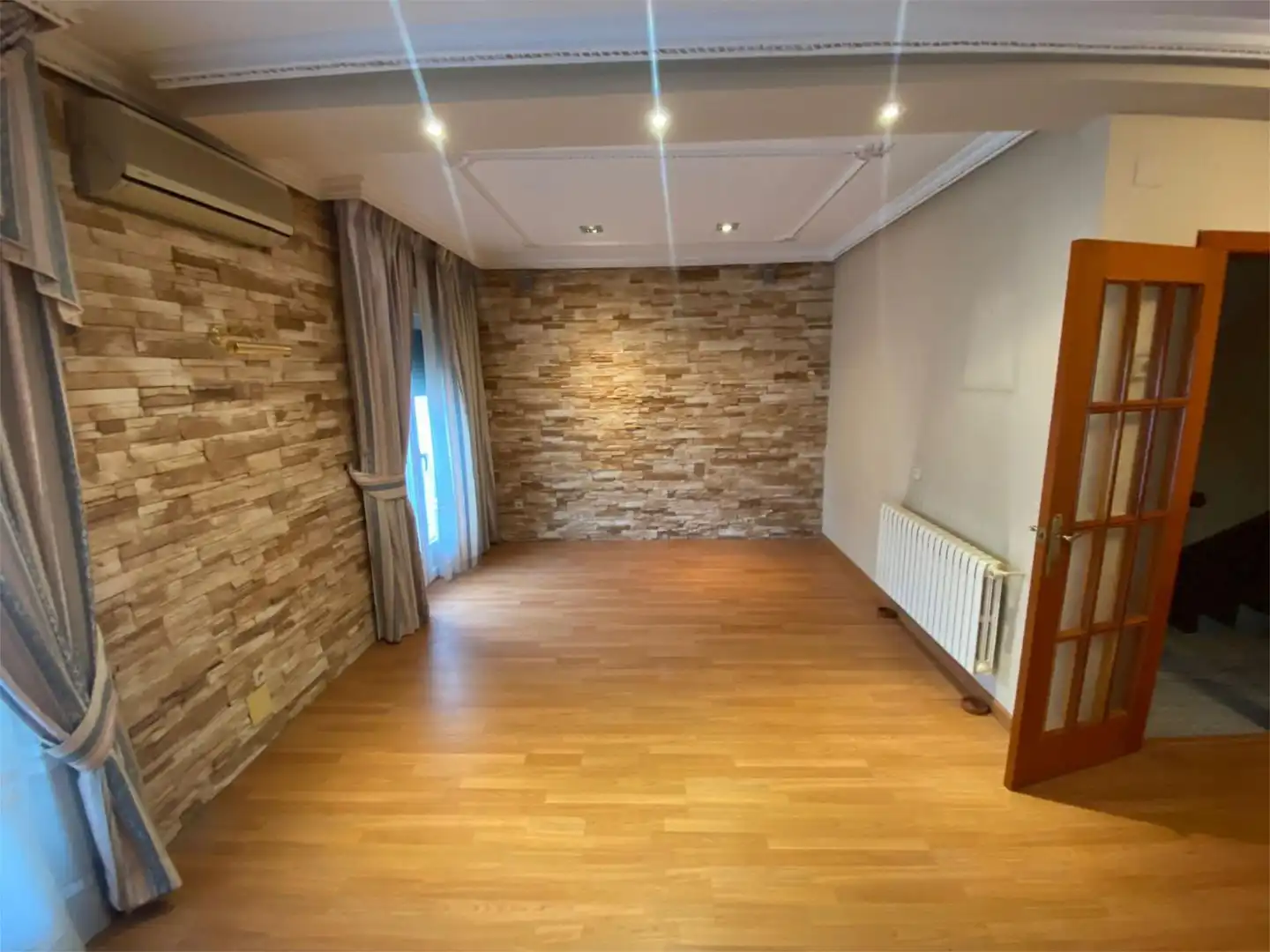 Casa adosada en venda a Travesía Pelayo, 5, Daimiel Casa adosada en venda en Daimiel amb Aire condicionat, Terrassa i Balcó