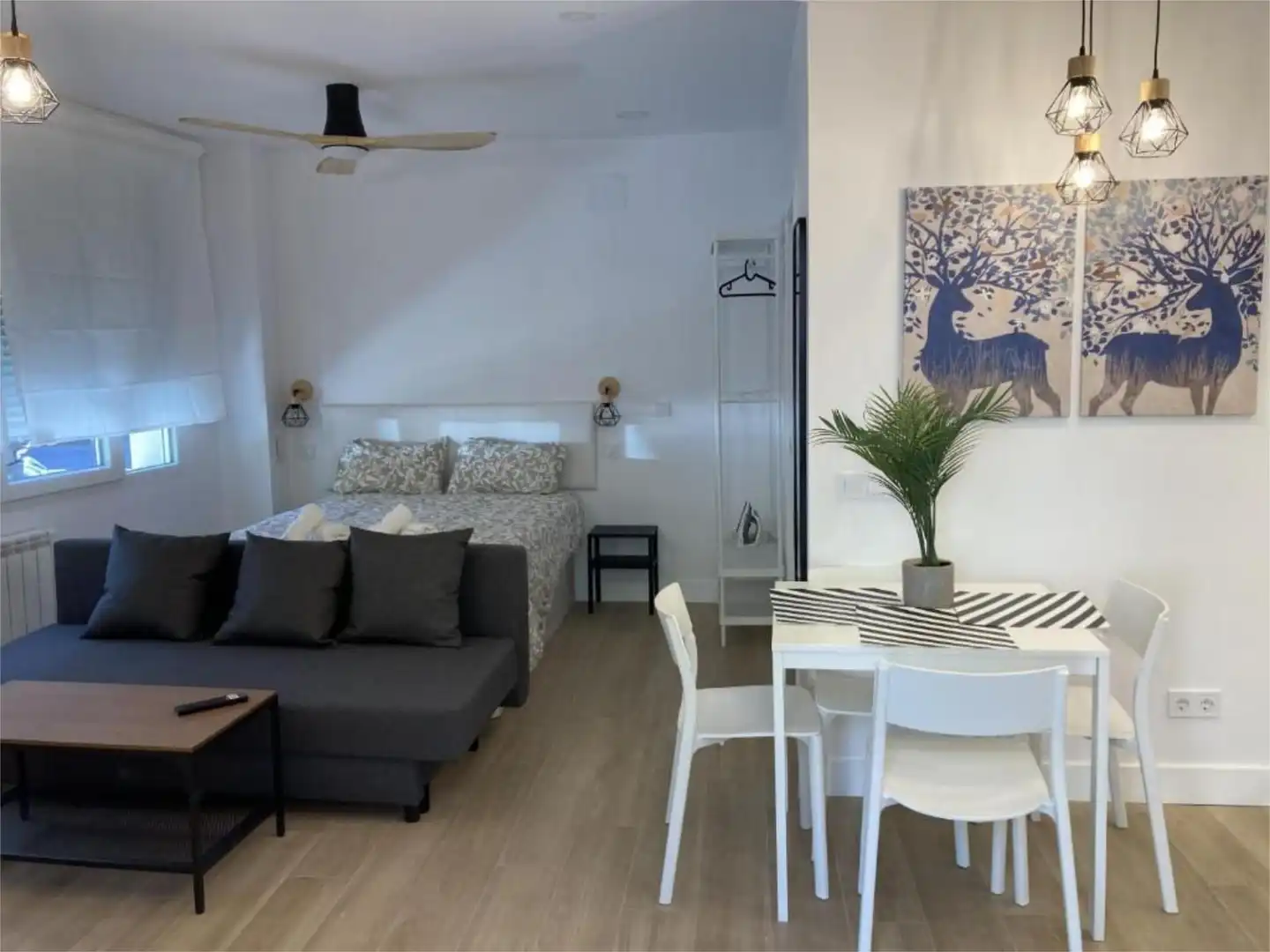 Flat for rent in Calle Pinos Alta, 11, Valdeacederas Bedroom of Flat for rent in Madrid with Air Conditioner, Terrace and Community parking