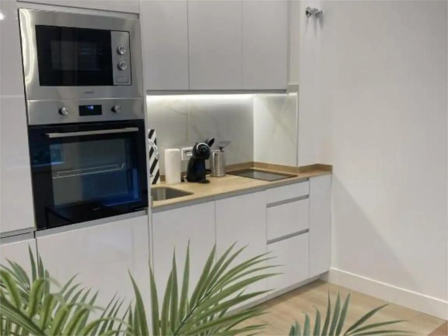 Flat for rent in Calle Pinos Alta, 11, Valdeacederas Kitchen of Flat for rent in Madrid with Air Conditioner, Terrace and Community parking