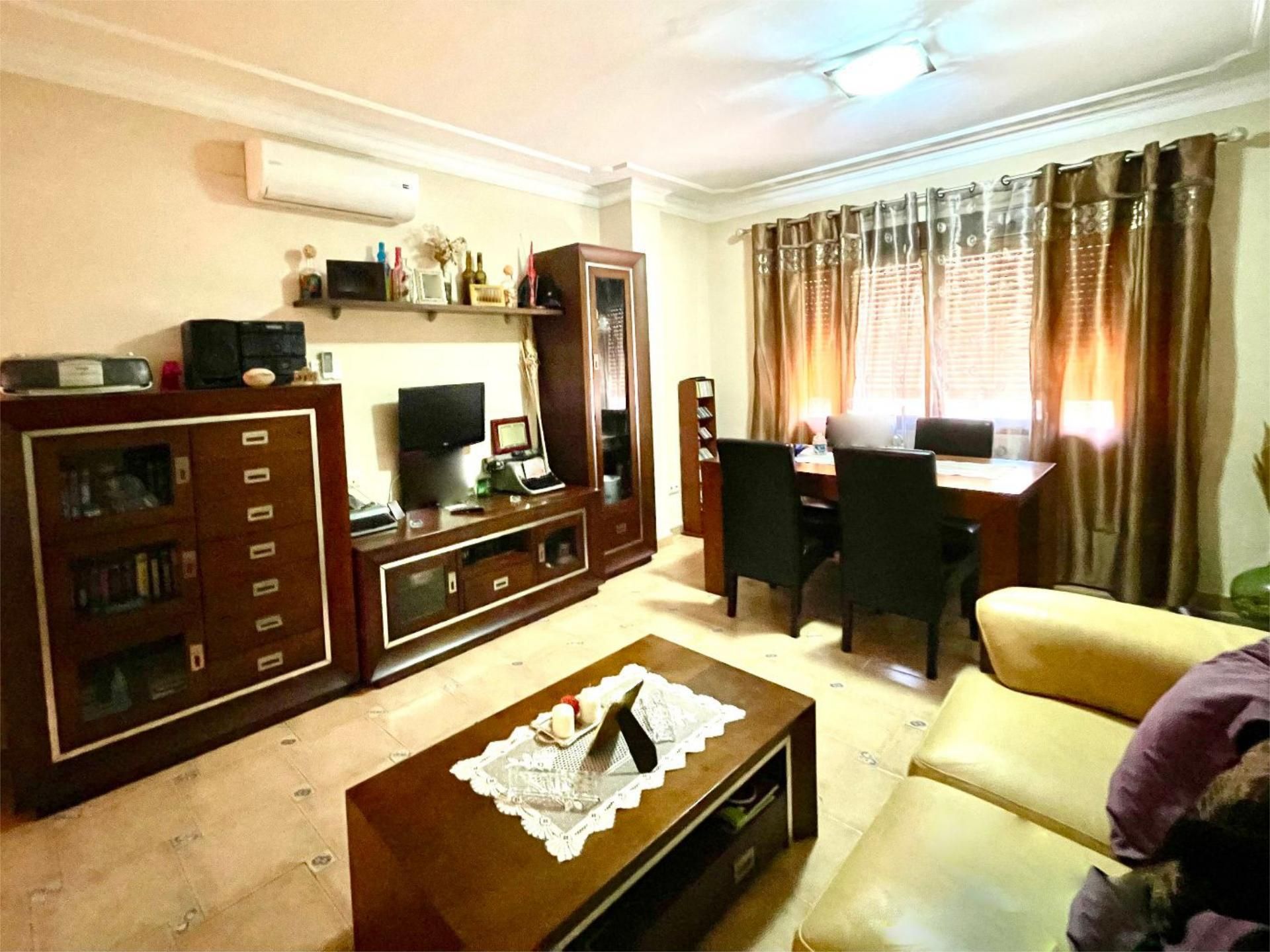 Living room of Flat for sale in Alatoz  with Air Conditioner, Heating and Furnished