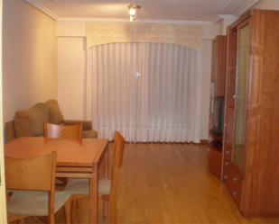 Living room of Flat to rent in  Zaragoza Capital  with Air Conditioner, Heating and Parquet flooring