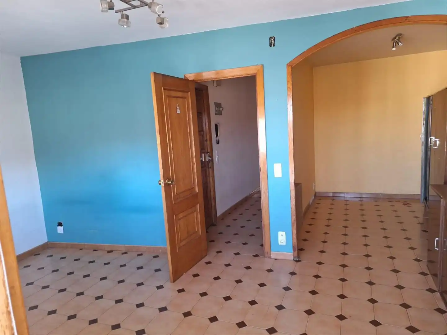 Wohnung zum Verkauf in Sober mit Heizung, Parkett und Terrasse