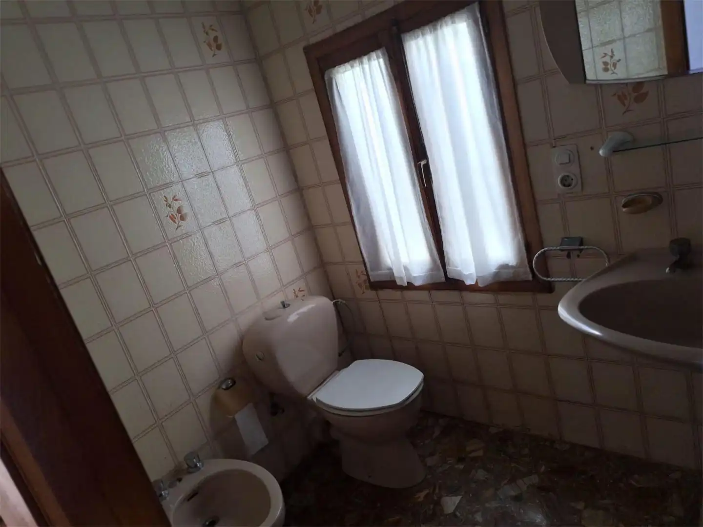 Badezimmer von Wohnung zum Verkauf in Sober mit Heizung, Parkett und Terrasse
