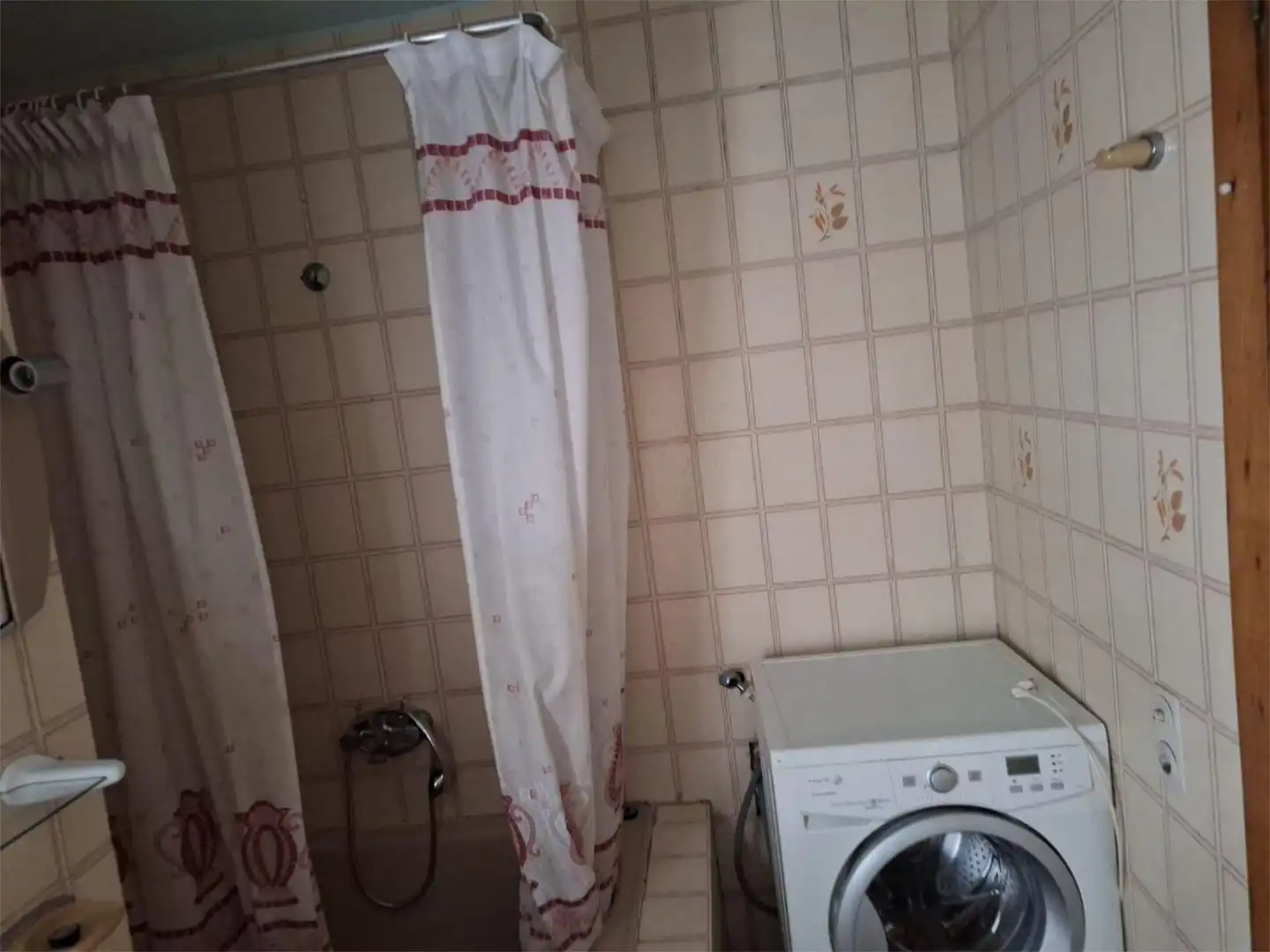 Badezimmer von Wohnung zum Verkauf in Sober mit Heizung, Parkett und Terrasse