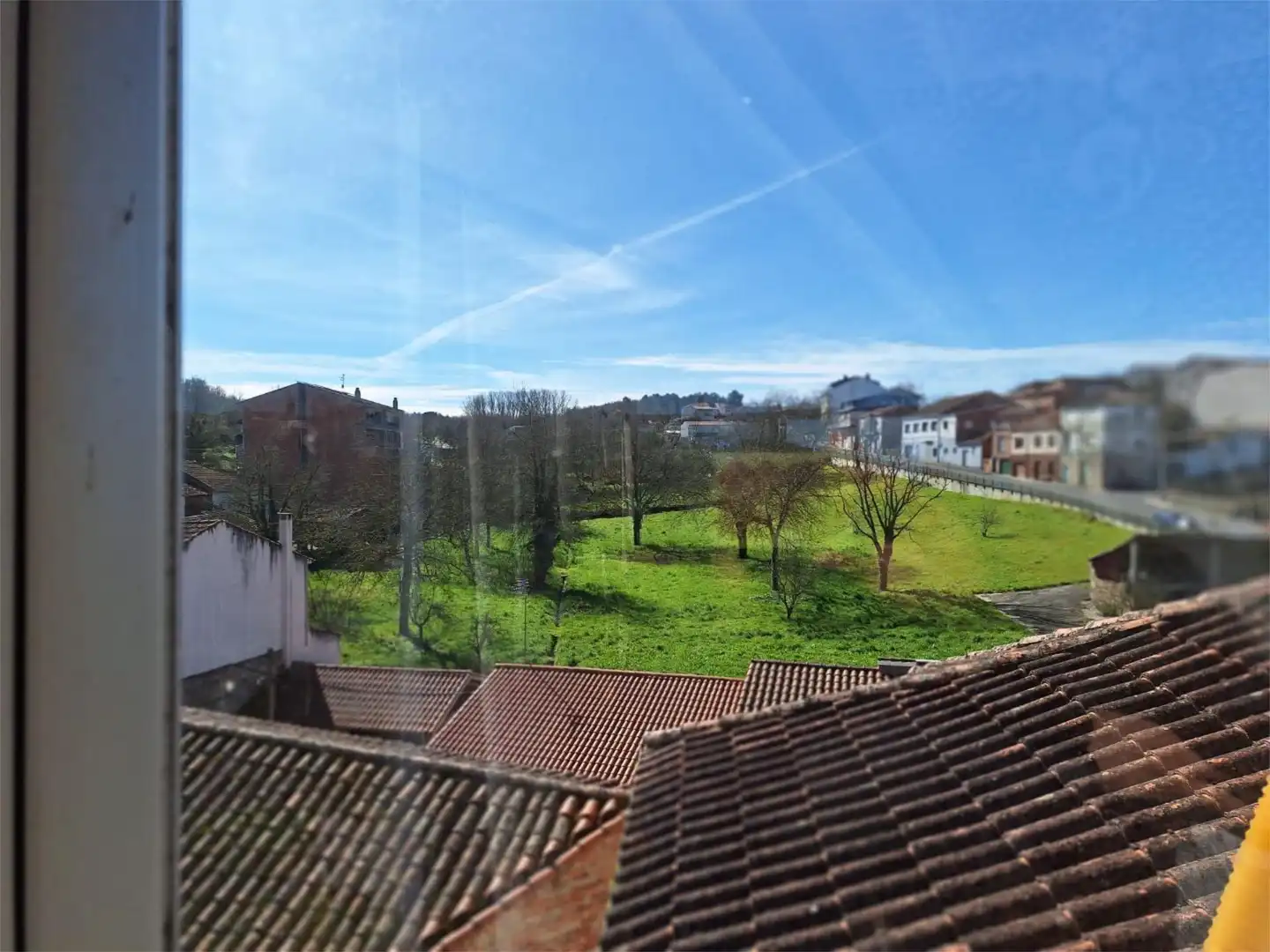 Außenansicht von Wohnung zum Verkauf in Sober mit Heizung, Parkett und Terrasse