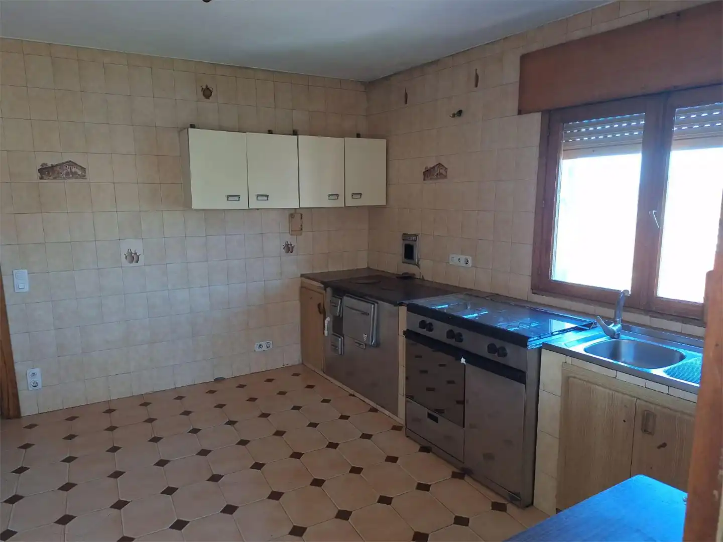 Küche von Wohnung zum Verkauf in Sober mit Heizung, Parkett und Terrasse
