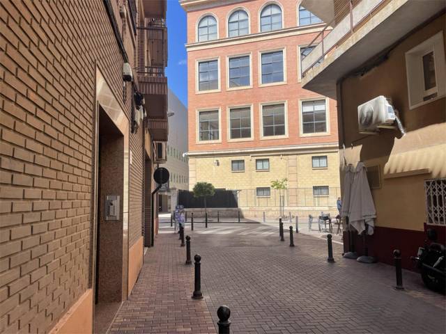 Local comercial en Alquiler en Calle Sardoy, 6 en San Lorenzo