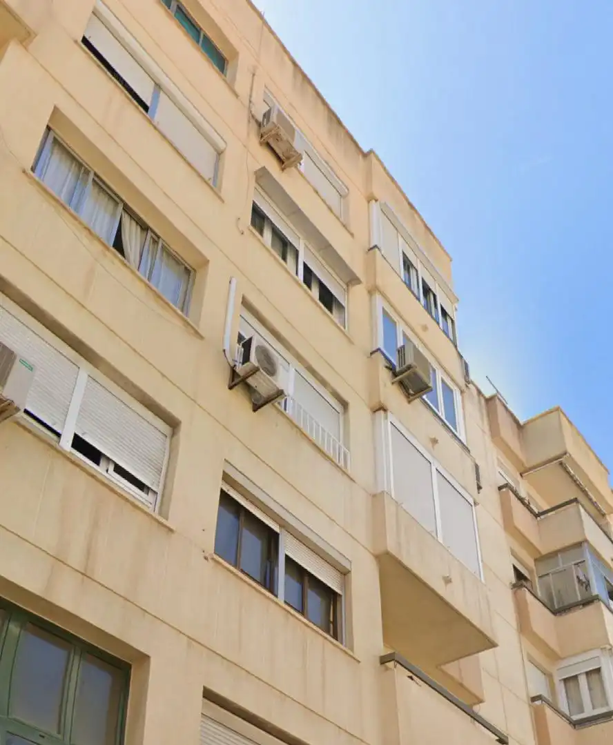 Piso de alquiler en Calle Peinado, 32, El Molinillo - Capuchinos Vista exterior de Piso de alquiler en Málaga con Aire acondicionado, Calefacción y Amueblado