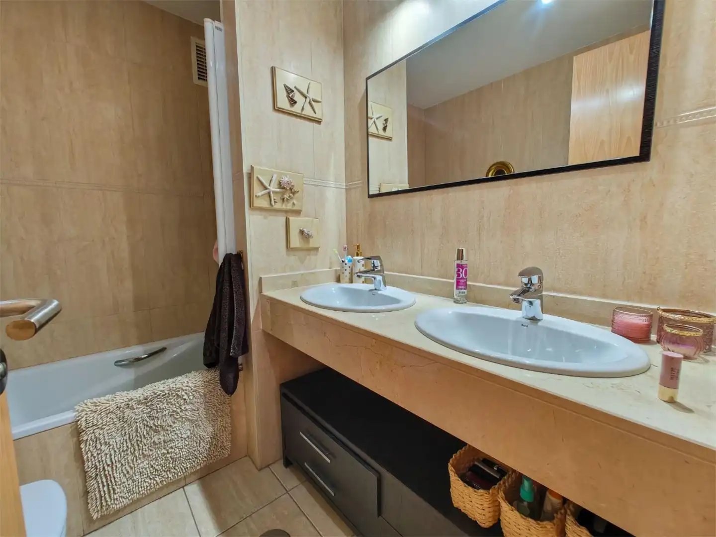 Piso en venta en Calle Galán de Noche, 13, Nueva Almería - Cortijo Grande - Vega de Acá Baño de Piso en venta en Almería