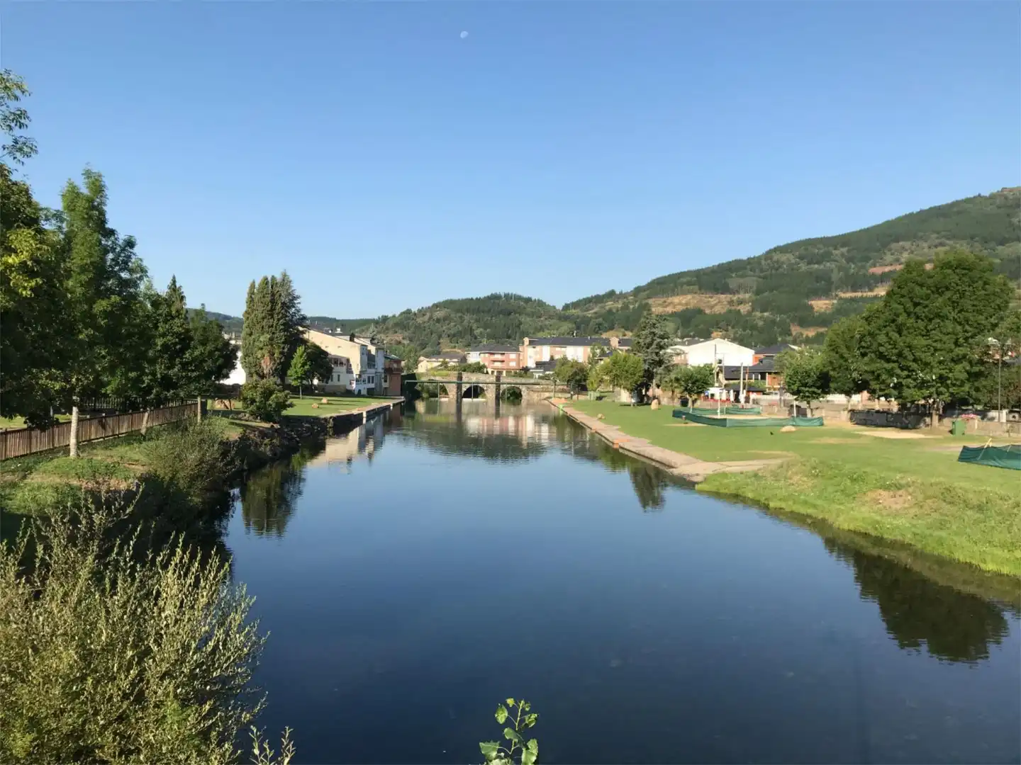 Vista exterior de Casa o chalet en venta en Vega de Espinareda con Terraza