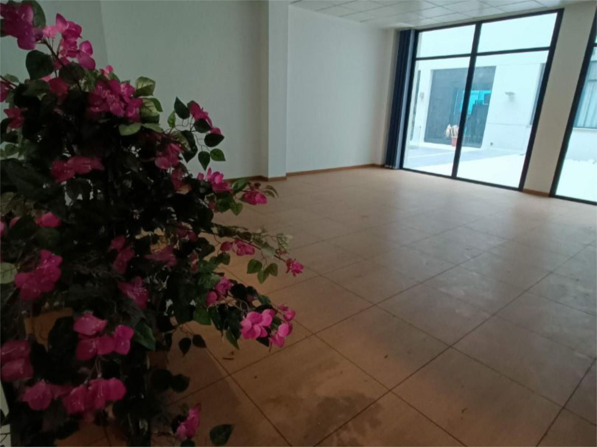 Premises for sale in Antequera  with Parquet flooring