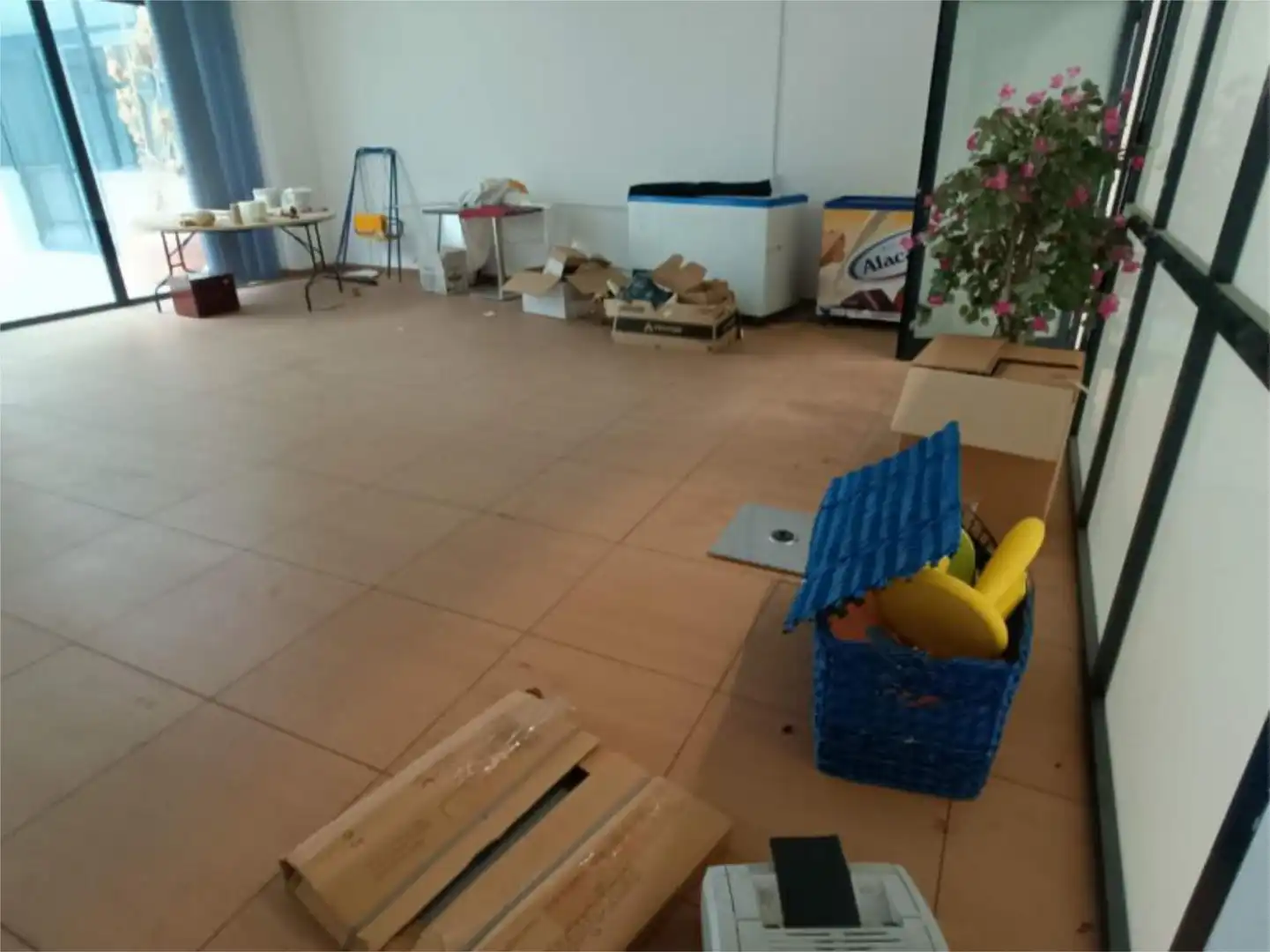 Commercial properties for sale in Calle Cueva de Viera, 2, Zona de la Vega Commercial properties for sale in Antequera with Parquet flooring