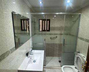 Bathroom of Flat to rent in Leganés  with Air Conditioner, Heating and Parquet flooring