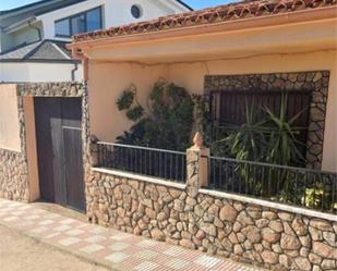 Exterior view of Single-family semi-detached for sale in Montehermoso