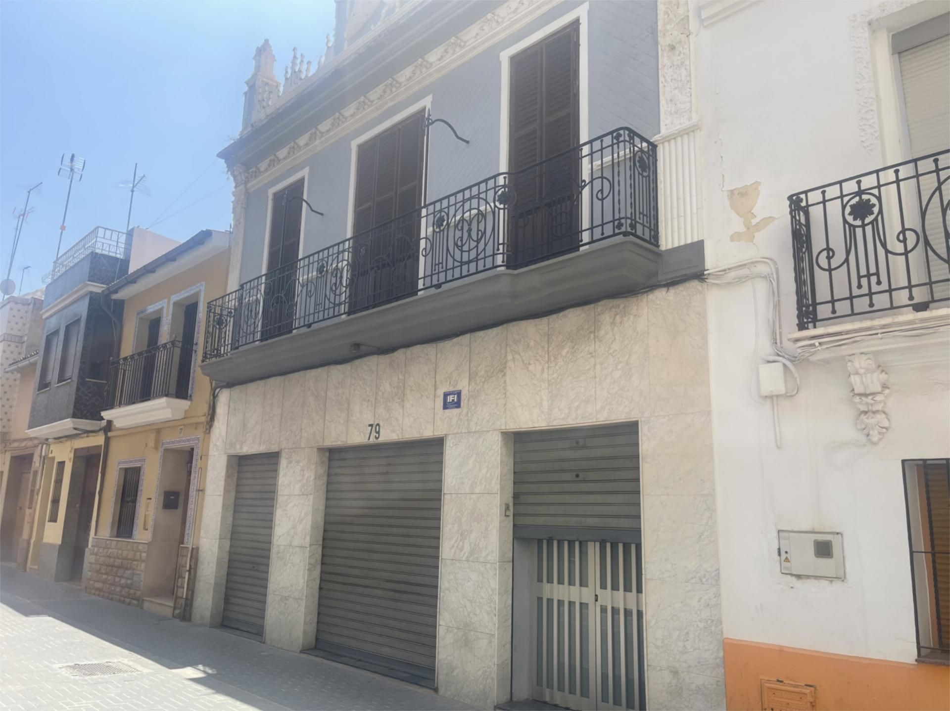 Exterior view of Single-family semi-detached for sale in Catarroja  with Private garden, Terrace and Balcony