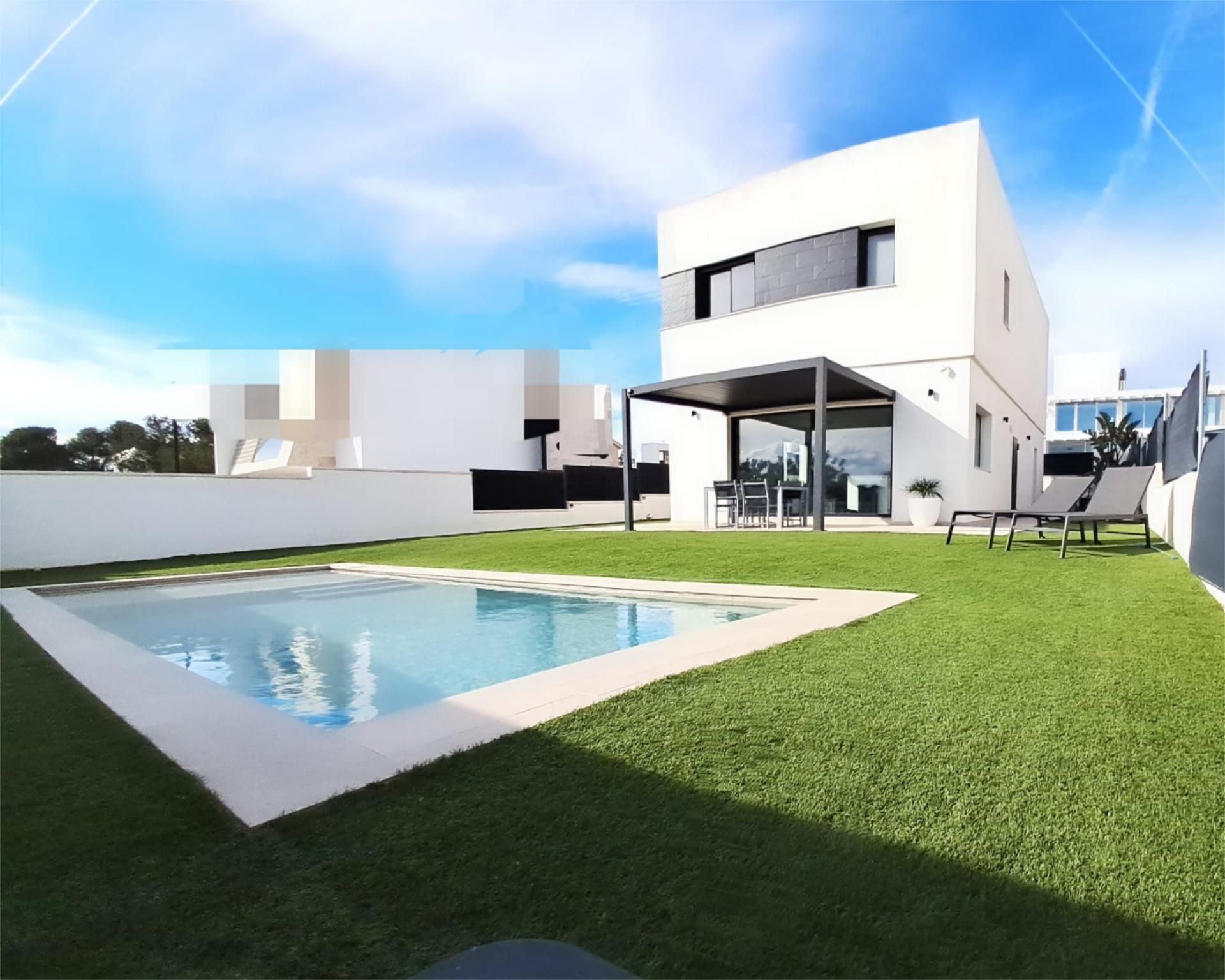 Piscina de Casa o xalet en venda en Torrent amb Aire condicionat, Jardí privat i Parquet