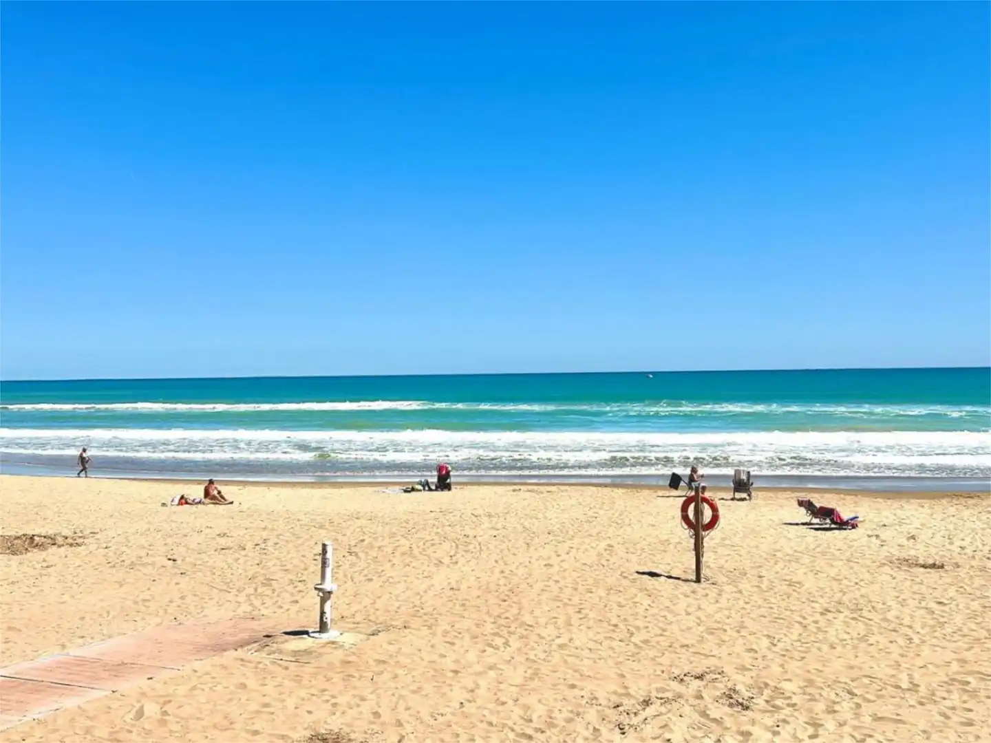 Flat for sale in Carrer Pablo Neruda, 26, Las Viñas Exterior view of Flat for sale in Guardamar del Segura with Air Conditioner and Terrace