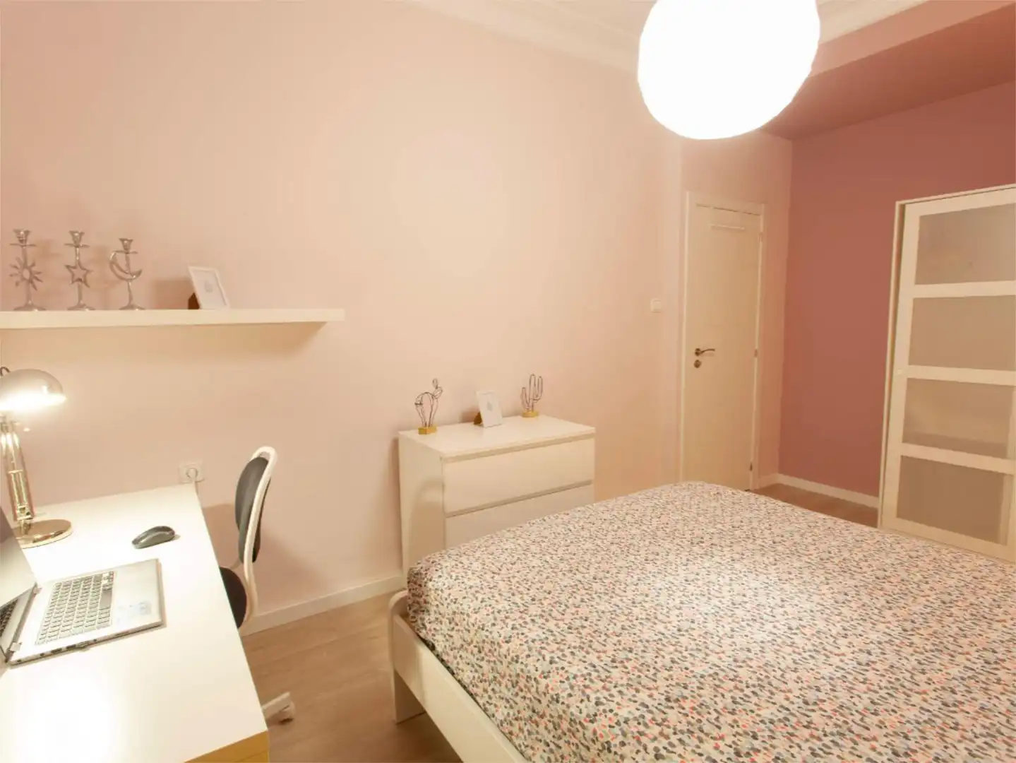 Room in Carrer Na Saurina d'Entença, 24, Eixample Room in Carrer Na Saurina d'Entença, 24, Eixample