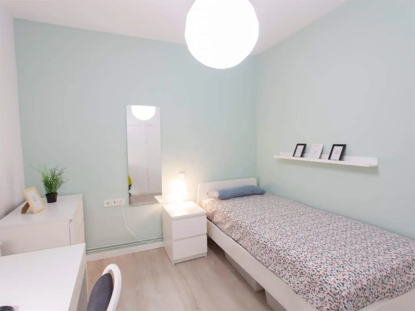 Room in Carrer Na Saurina d'Entença, 24, Eixample Room in Carrer Na Saurina d'Entença, 24, Eixample