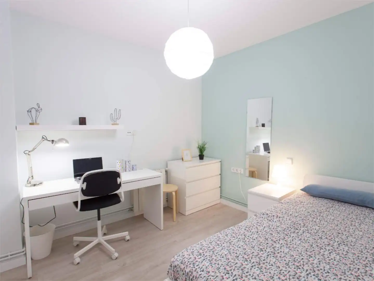 Room in Carrer Na Saurina d'Entença, 24, Eixample Room in Carrer Na Saurina d'Entença, 24, Eixample