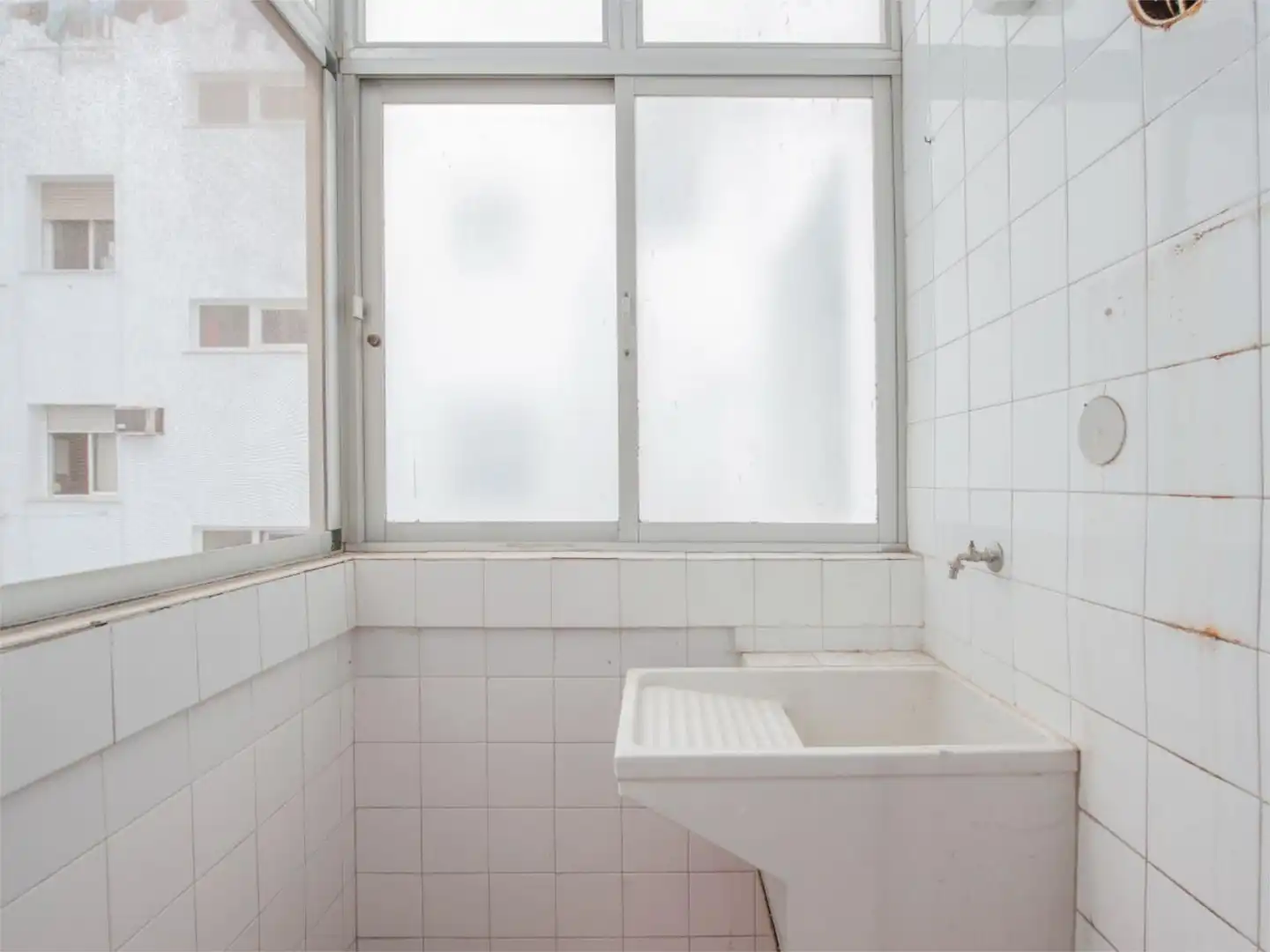 Bathroom of Flat for sale in  Sevilla Capital  with Air Conditioner, Terrace and Balcony