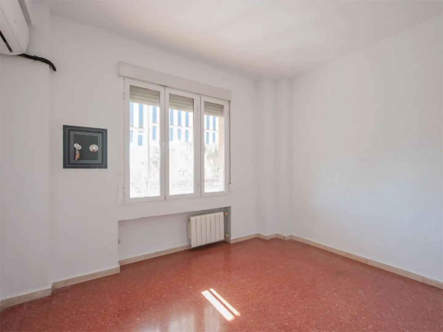 Bedroom of Flat for sale in  Sevilla Capital  with Air Conditioner, Terrace and Balcony
