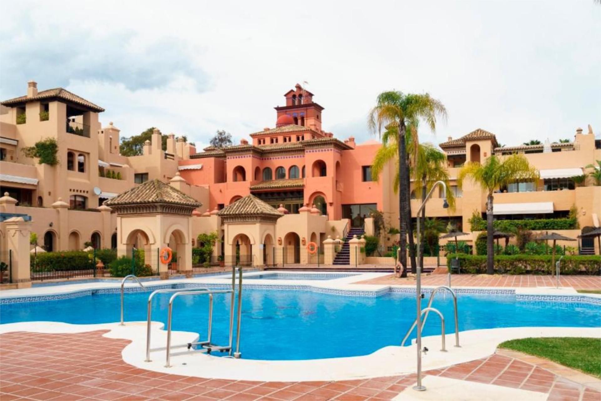 Garden of Flat for sale in Estepona  with Air Conditioner, Terrace and Swimming Pool