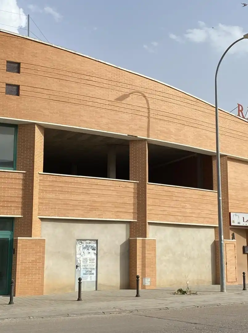 Vista exterior de Local de alquiler en La Roda