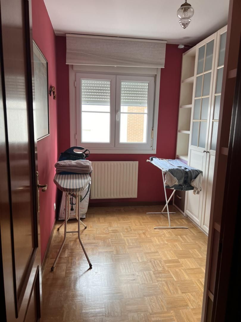 Habitación de Piso en venta en Corvera de Asturias con Calefacción, Trastero y Amueblado