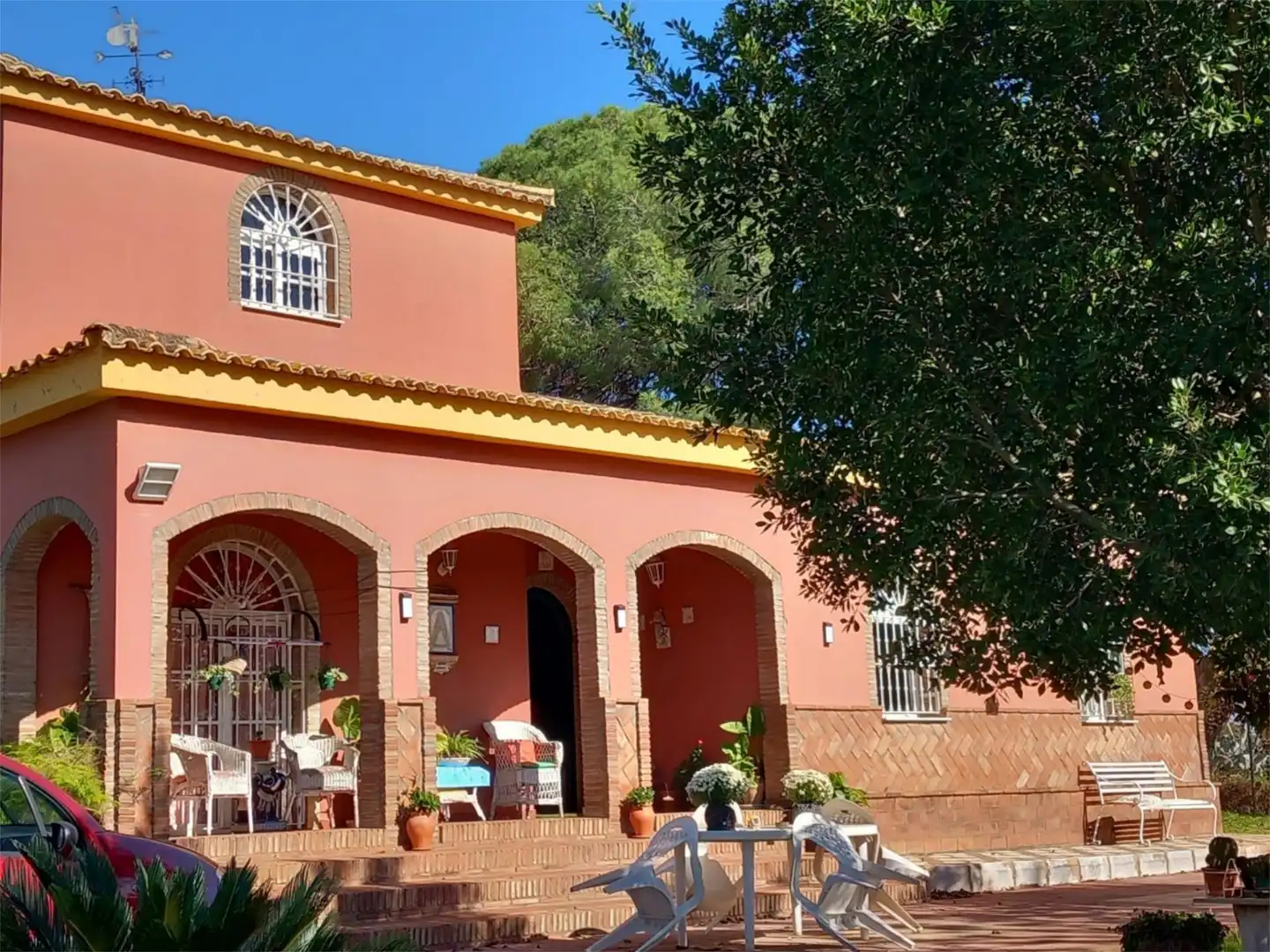 Vista exterior de Casa o chalet para compartir en Mairena del Alcor con Calefacción, Jardín privado y Terraza