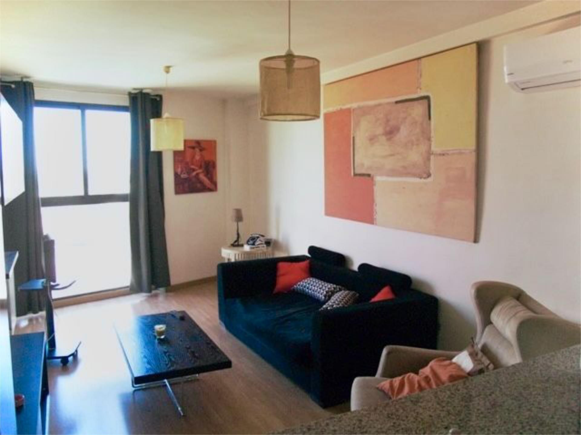 Living room of Flat to rent in Moncada  with Air Conditioner, Heating and Parquet flooring
