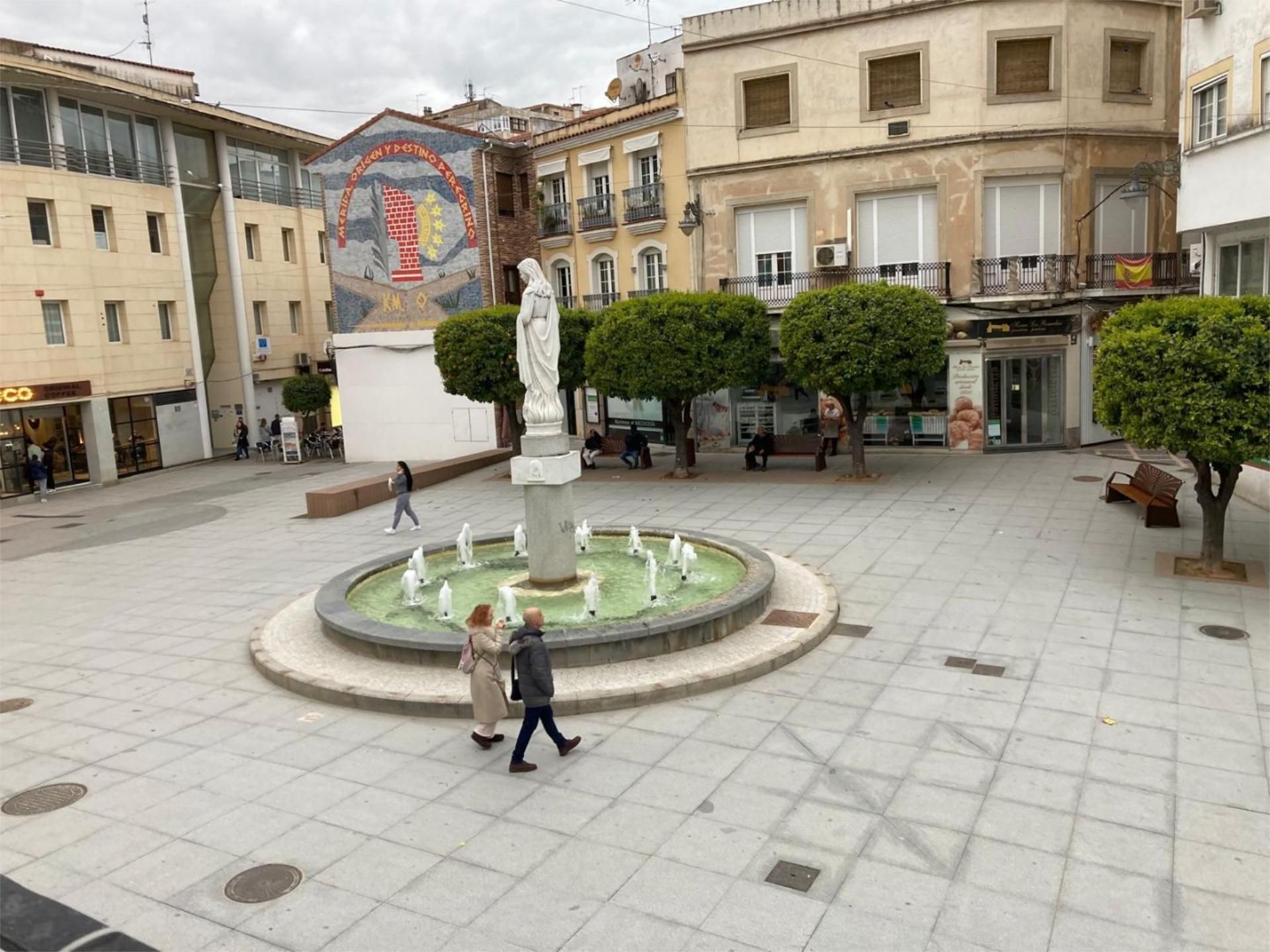 Pis en venda a Calle José Ramón Mélida, 1, Centro Vista exterior de Pis en venda en Mérida amb Balcó