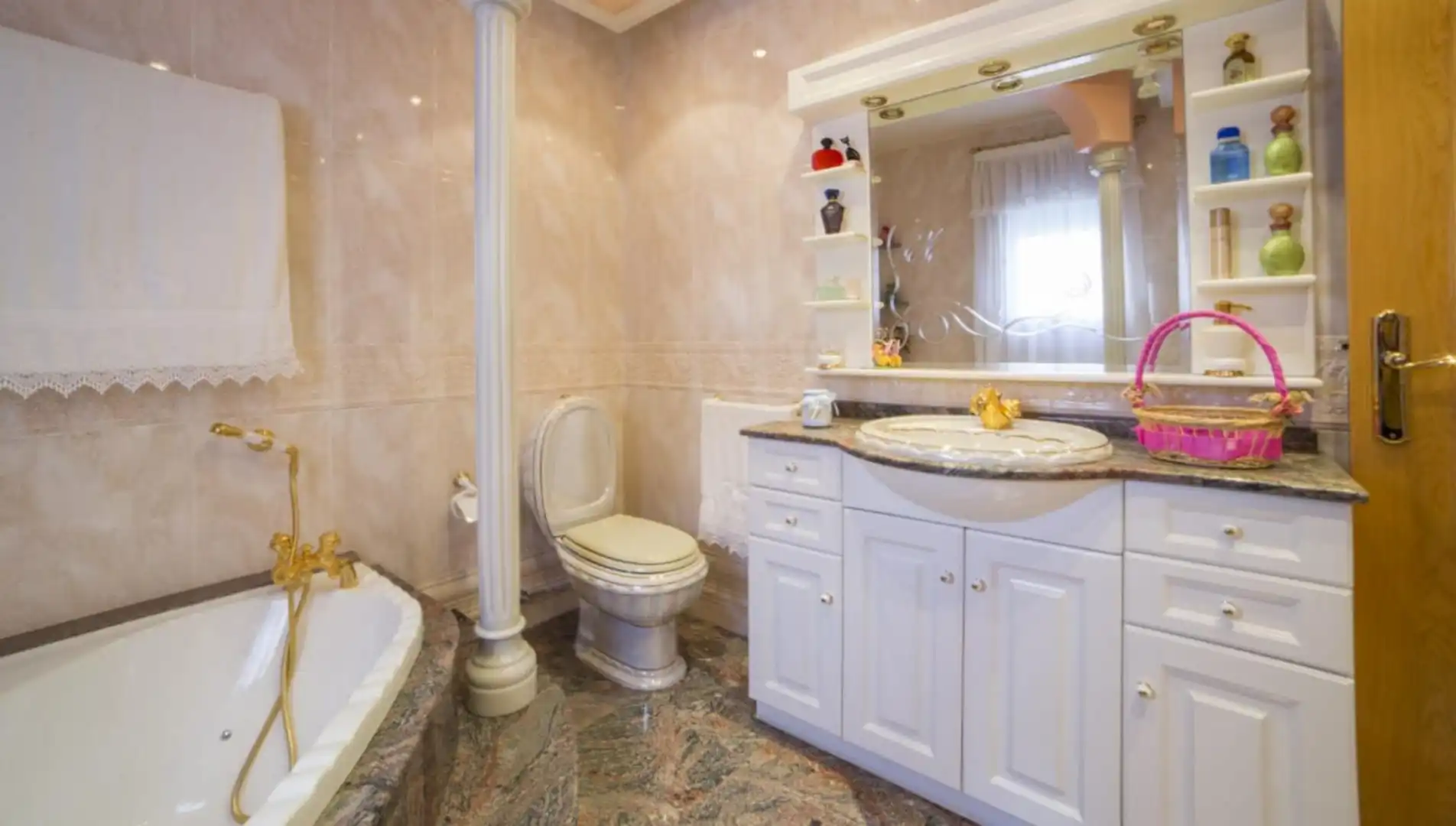 Commercial properties for sale in Calle Pino, 84, Centro Bathroom of Commercial properties for sale in Los Alcázares
