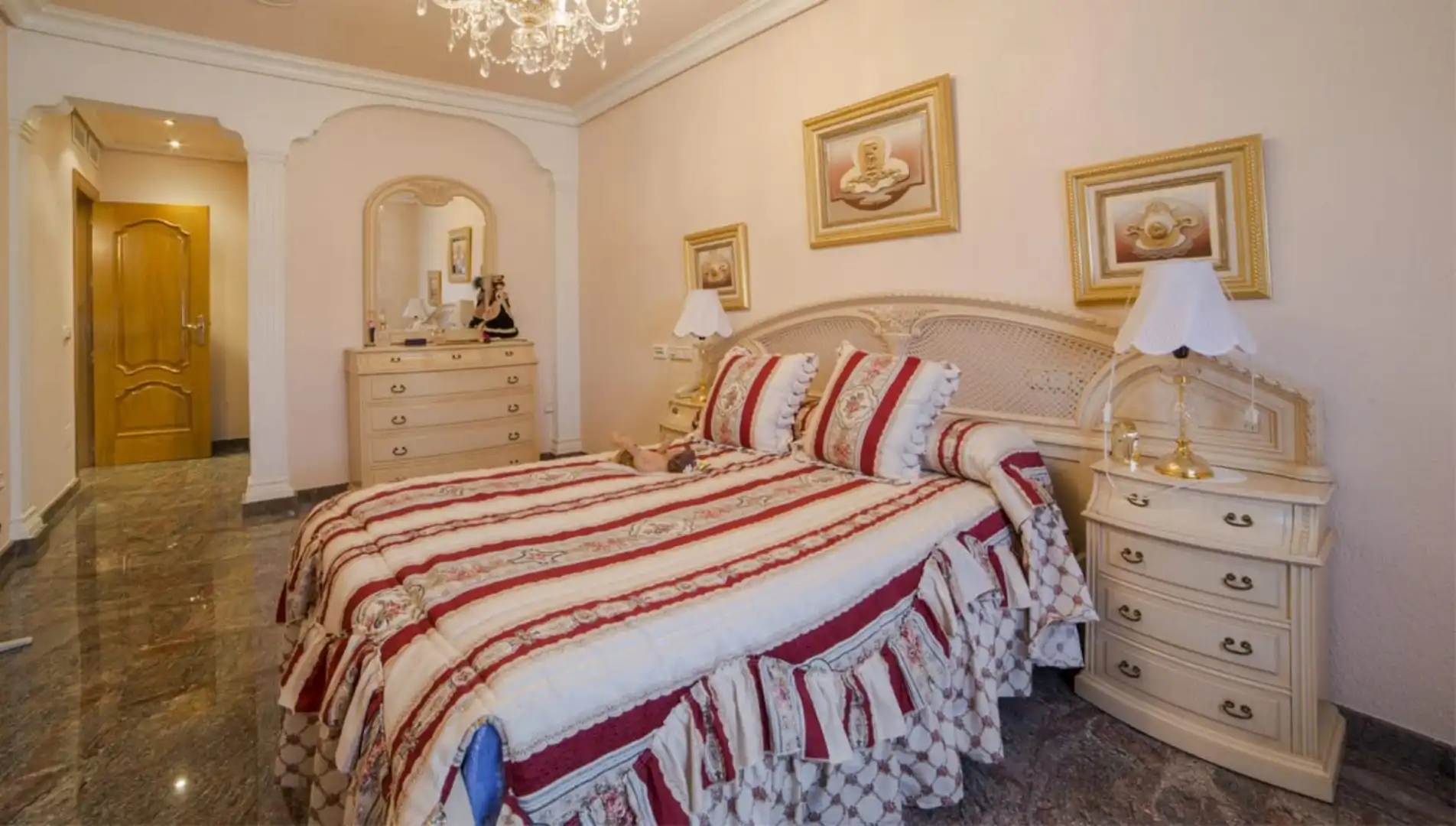 Commercial properties for sale in Calle Pino, 84, Centro Bedroom of Commercial properties for sale in Los Alcázares