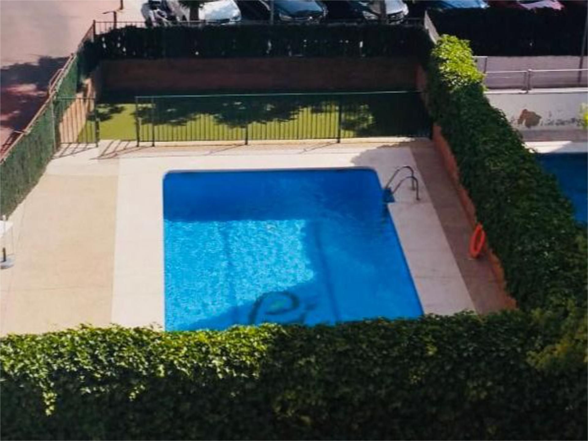 Swimming pool of Flat for sale in Torrejón de Ardoz  with Air Conditioner, Heating and Private garden