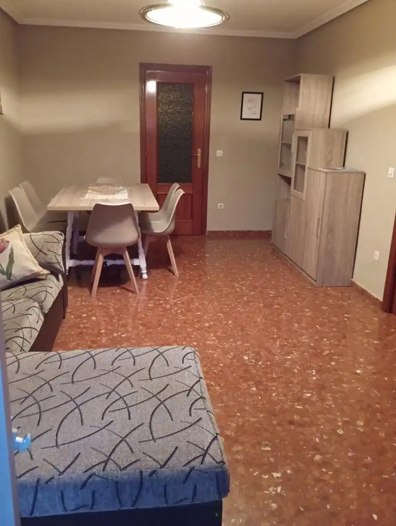 Piso de alquiler en Linares con Aire acondicionado y Piscina