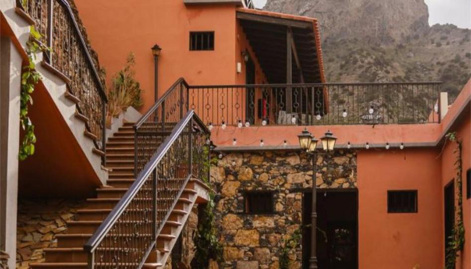 Premises for sale in Calle la Hoya, 20, Vallehermoso, Santa Cruz de Tenerife - image 1 Photo 1 of Premises for sale in Calle la Hoya, 20, Vallehermoso, Santa Cruz de Tenerife