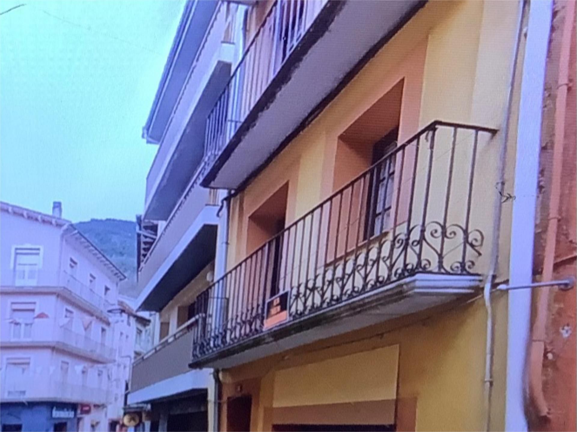 Vista exterior de Casa adosada en venda en Ribes de Freser amb Balcó