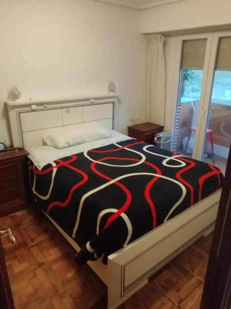Dormitori de Pis en venda en Donostia - San Sebastián  amb Balcó