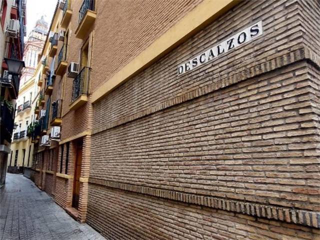 Piso en Venta en Calle Descalzos, 3 en Alfalfa - Santa Cruz