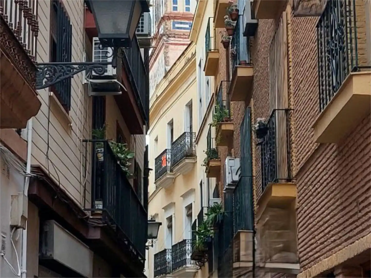 Pis en venda a Calle Descalzos, 3, Alfalfa - Santa Cruz Vista exterior de Pis en venda en Sevilla