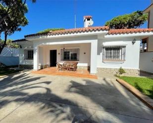 Exterior view of House or chalet to rent in Chiclana de la Frontera  with Air Conditioner, Terrace and Swimming Pool