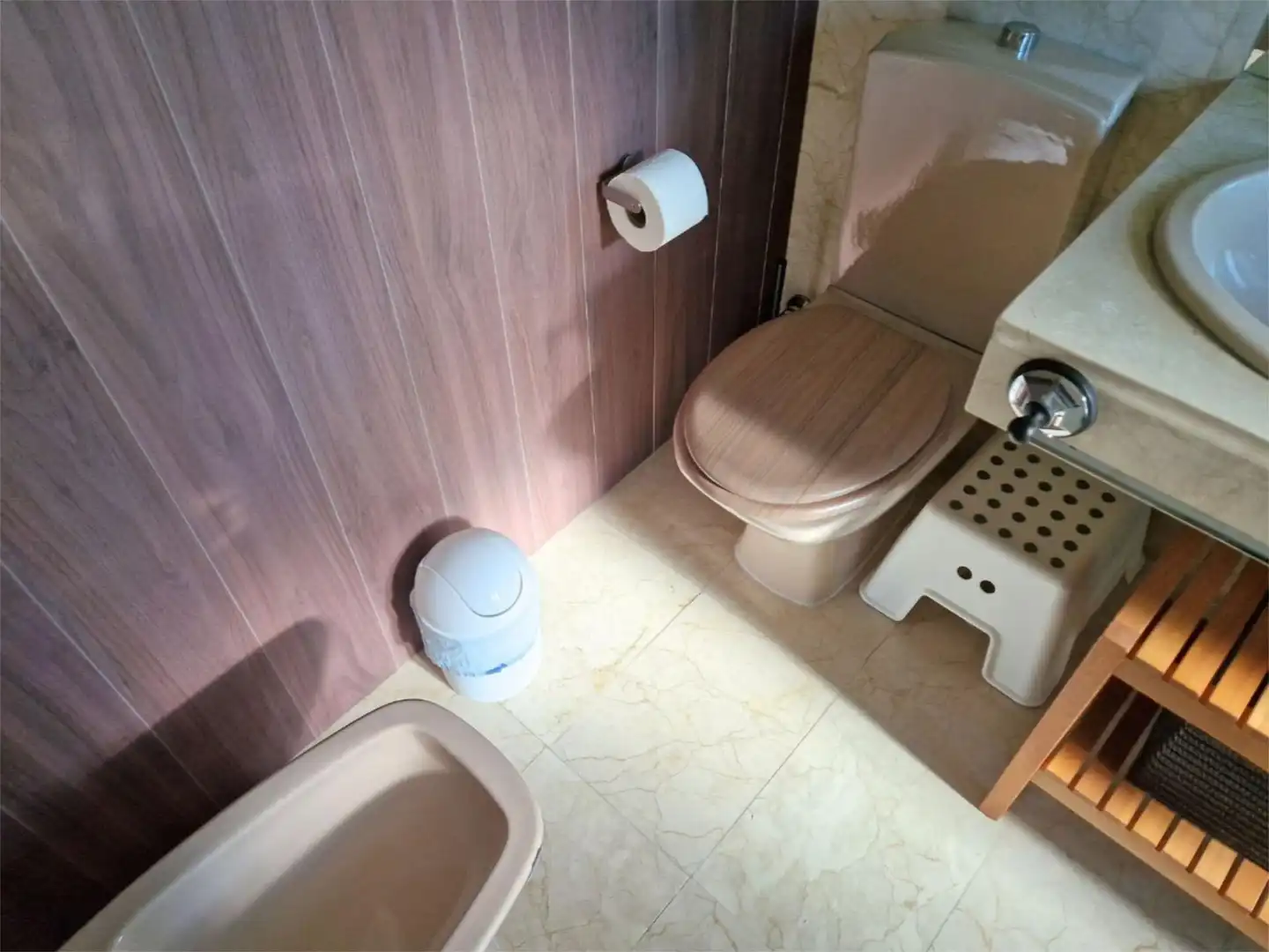 Room in Avenida de la Victoria, 108, La Florida - El Plantío Bathroom of Detached homes for share in Madrid