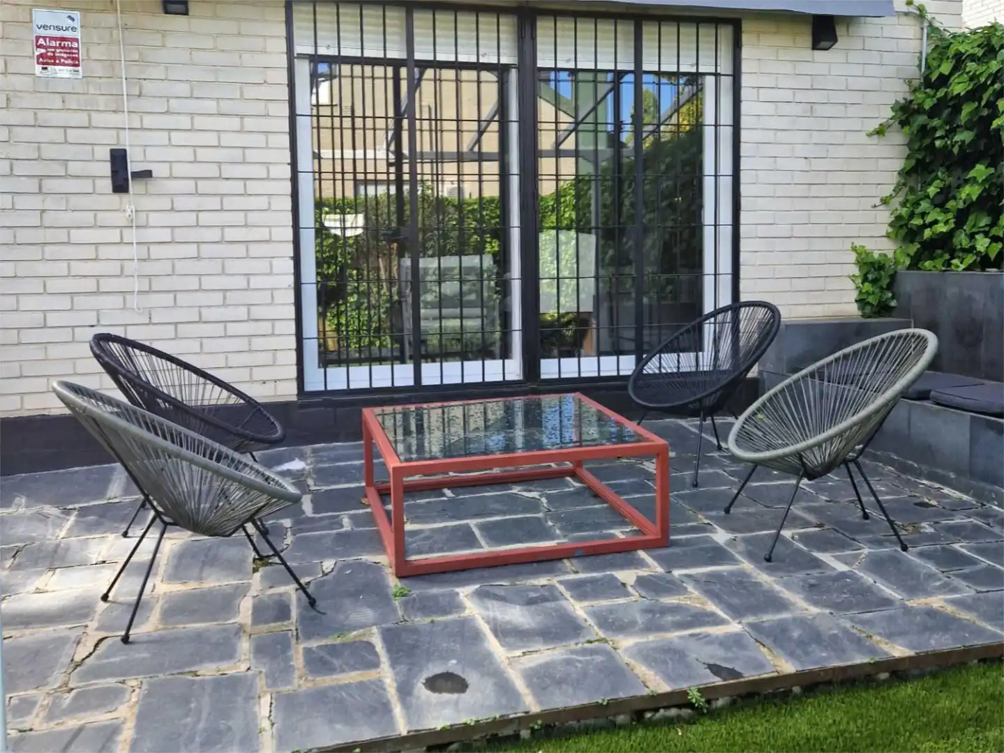 Room in Avenida de la Victoria, 108, La Florida - El Plantío Terrace of Detached homes for share in Madrid