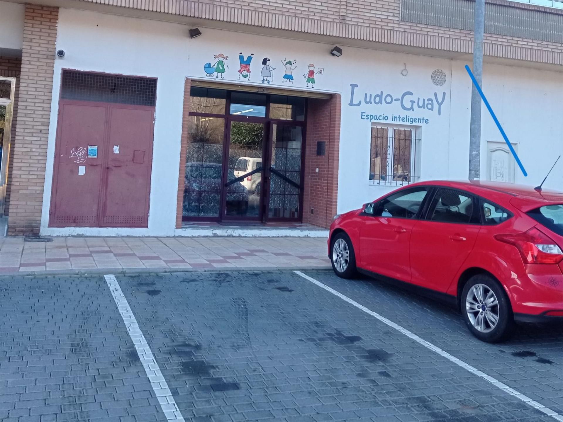 Premises for sale in La Robla   with Heating
