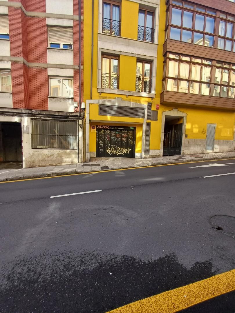 Exterior view of Garage to rent in Oviedo 