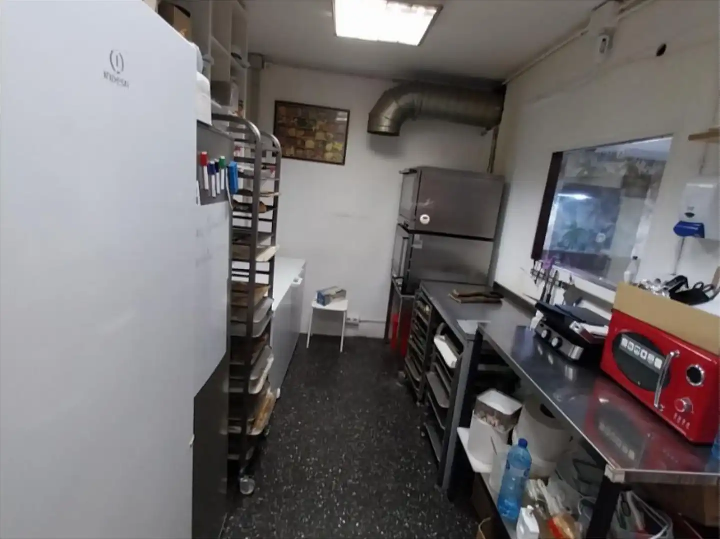 Local en traspaso en Carrer de Girona, 2, Gràcia Cocina de Local en traspaso en Sabadell con Aire acondicionado, Calefacción y Parquet