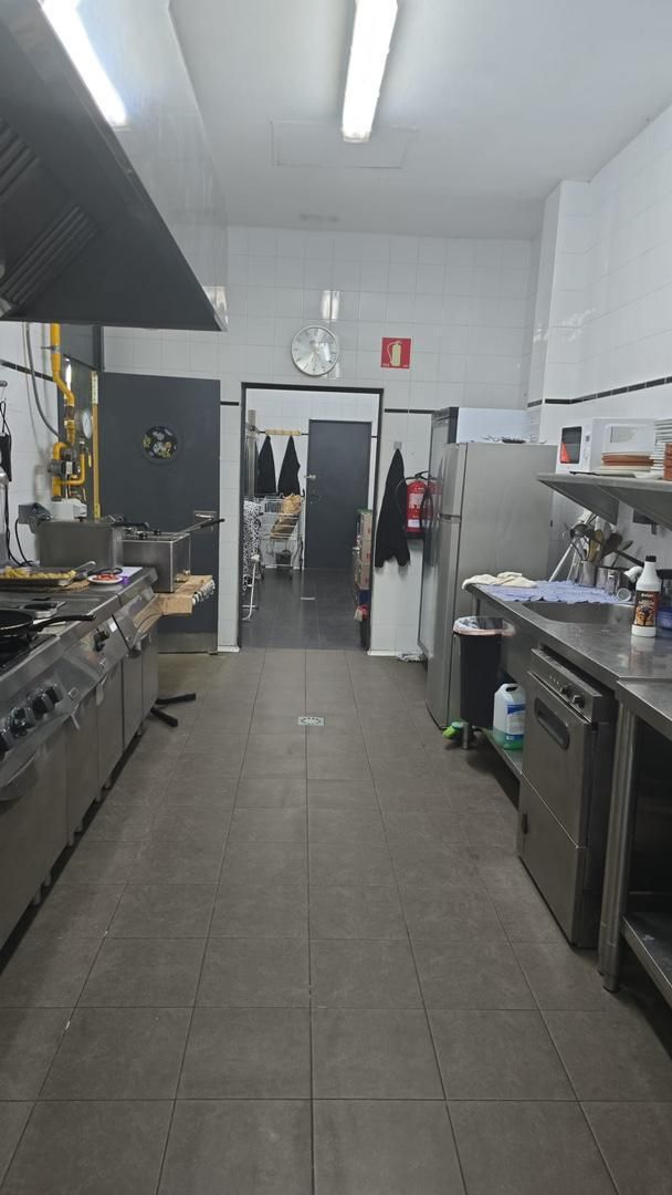 Cuina de Local de lloguer en Moraleja de Enmedio amb Aire condicionat i Calefacció